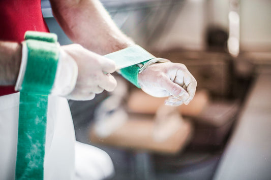 Wrist Wrap Buying Guide: Support Level for Heavy Pressing
