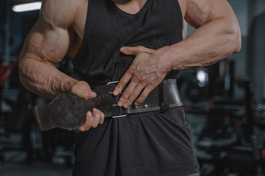 Weight Belt Buying Guide: Leather vs Nylon for Heavy Lifts