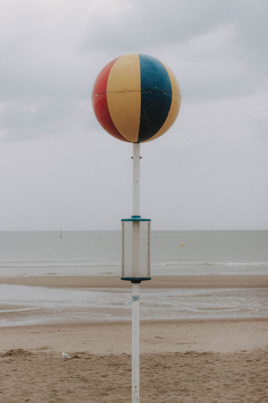 Tetherball Buying Guide: Replacement Balls and Backyard Setup