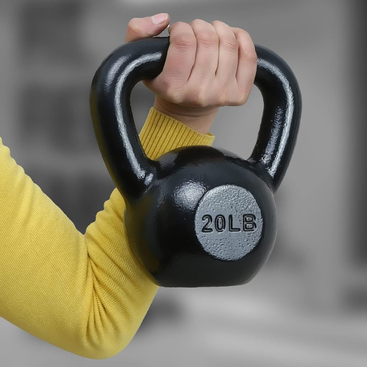 Amazon Basics Cast Iron Kettlebell for Strength Training Exercise, 20 Pounds, Black