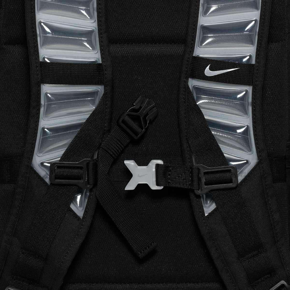 Nike, Unisex, Varsity Elite Backpack (32L), Black/Black/Metallic Silver, One Size